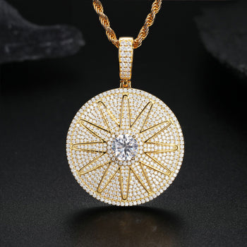 COLLIER PENDENTIF ÉTIQUETTE DE SOLEIL EN MISSANITE ET DIAMANT, EN ARGENT MASSIF