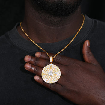 COLLIER PENDENTIF ÉTIQUETTE DE SOLEIL EN MISSANITE ET DIAMANT, EN ARGENT MASSIF