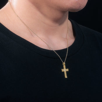 Collier pendentif croix tourbillonnante en moissanite et diamants, en argent sterling