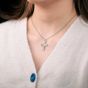 Collier pendentif croix tourbillonnante en moissanite et diamants, en argent sterling