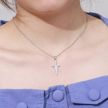 Dolchanhänger aus Moissanit und Diamanten in Sterlingsilber