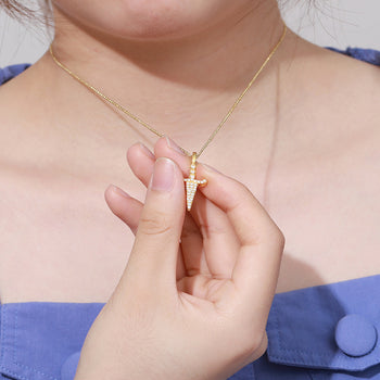 Dolchanhänger aus Moissanit und Diamanten in Sterlingsilber