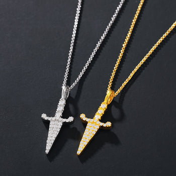 Dolchanhänger aus Moissanit und Diamanten in Sterlingsilber