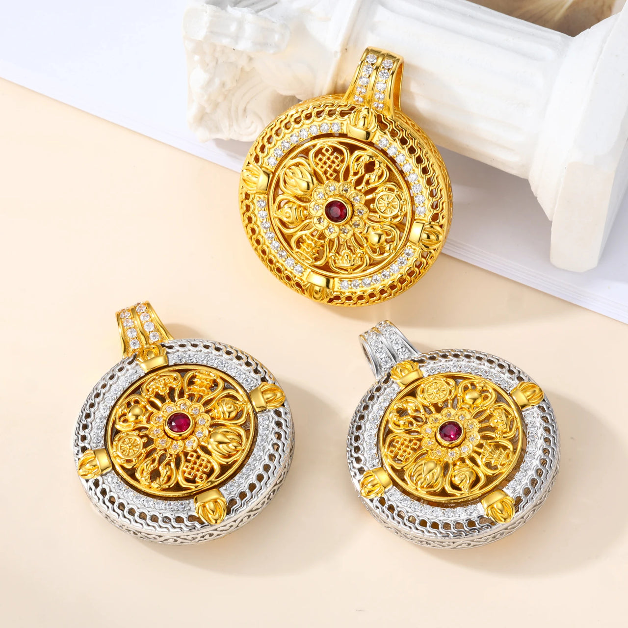 MOISSANITE DIAMOND VINTAGE SPINNER PENDANT IN STERLING SILVER