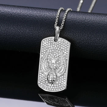 Pendentif grenade ailée en moissanite et diamants, en argent sterling