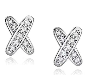Boucles d'oreilles puces en forme de X serties de diamants moissanite en argent sterling (style 2)