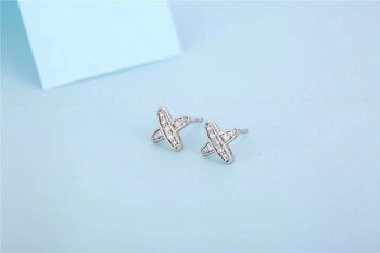 Boucles d'oreilles puces en forme de X serties de diamants moissanite en argent sterling (style 2)