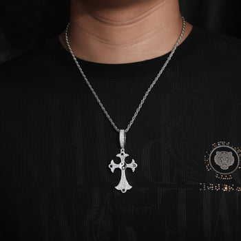 MOISSANIT-DIAMANT-YIN-YANG-KREUZANHÄNGER AUS STERLINGSILBER