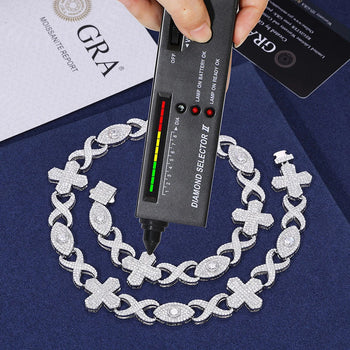 BRACELET À MAILLES CUBINES TAILLÉES EN ARGENT MASSIF