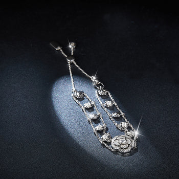 Bracelet en argent sterling orné de fleurs en moissanite