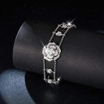 Bracelet en argent sterling orné de fleurs en moissanite