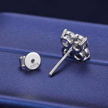 Boucles d'oreilles clous en moissanite en forme de trèfle à quatre feuilles et argent sterling