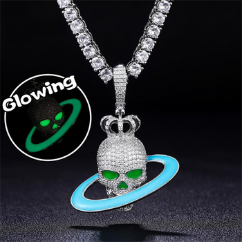 Pendentif crâne lumineux en moissanite et argent sterling