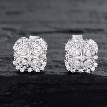 Boucles d'oreilles à clous en argent sterling avec halo de moissanite 