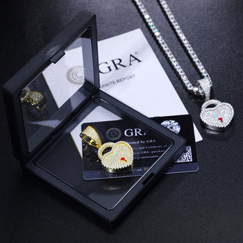 Pendentif en forme de cœur en moissanite et argent sterling