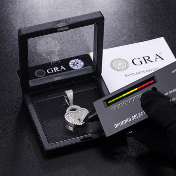 Pendentif en forme de cœur en moissanite et argent sterling