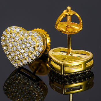 Boucles d'oreilles puces en forme de cœur en moissanite et argent sterling