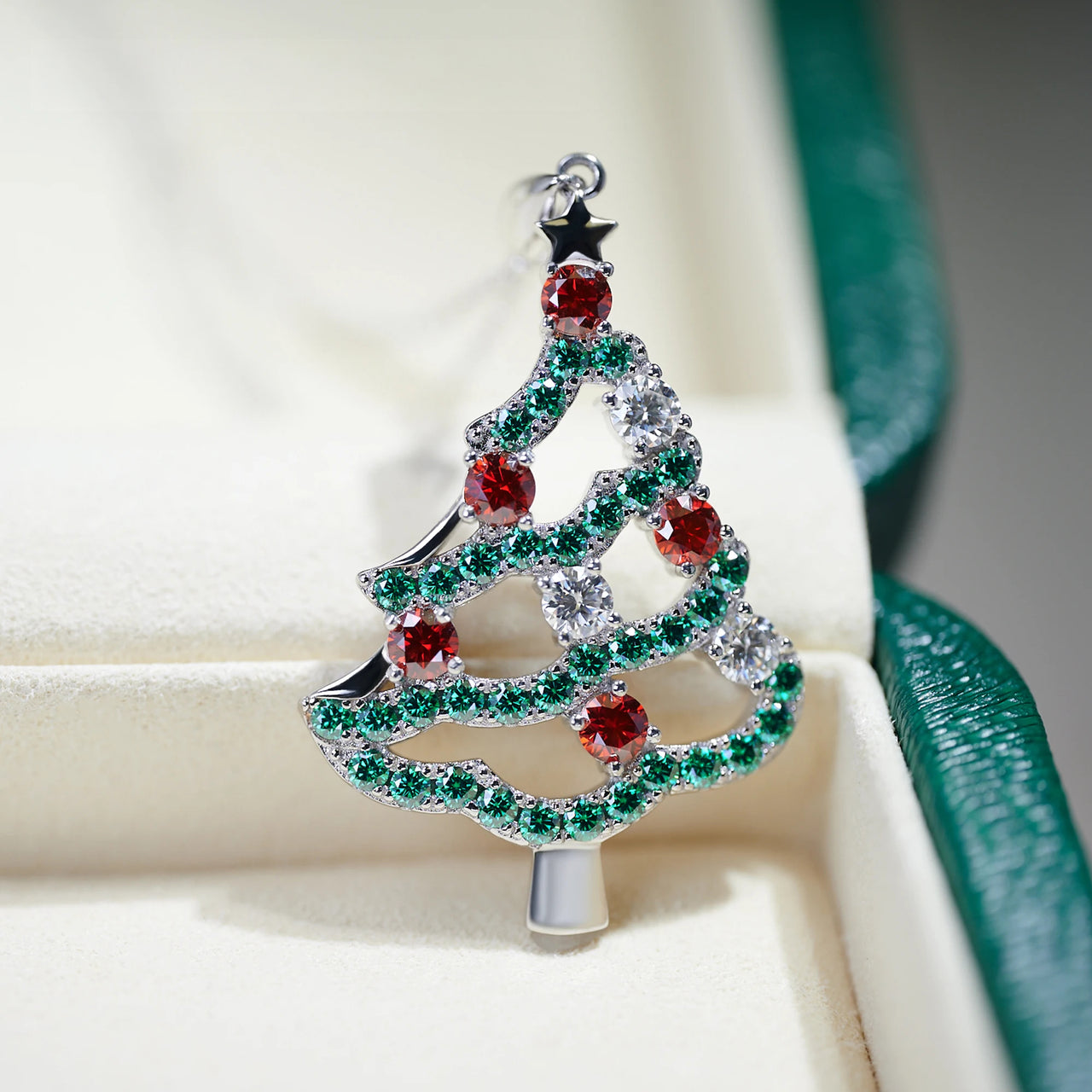 MOISSANIT-ANHÄNGER MIT ZAUBERBAUM-MOIDEN AUS STERLINGSILBER