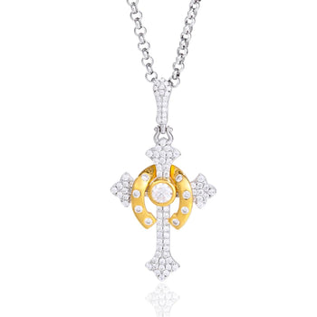 PENDENTIF CRÂNE-CROIX EN MOISANITE ET DIAMANTS 