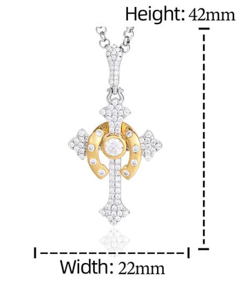 PENDENTIF CRÂNE-CROIX EN MOISANITE ET DIAMANTS 
