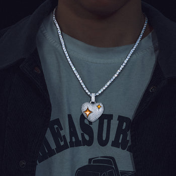 Pendentif cœur en moissanite serti de glace et en argent sterling