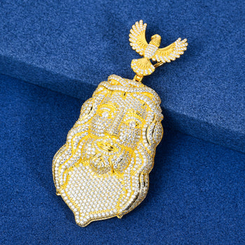 Anhänger mit Jesus-Adlern, besetzt mit Moissanit und verziert mit Eis, aus Sterlingsilber