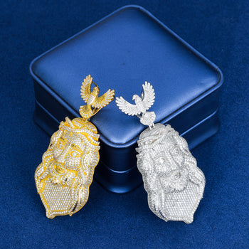 Anhänger mit Jesus-Adlern, besetzt mit Moissanit und verziert mit Eis, aus Sterlingsilber