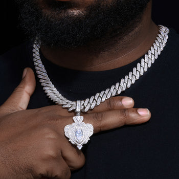 MOISSANIT-MIT EISENFARBENER HERZANHÄNGER AUS STERLINGSILBER 