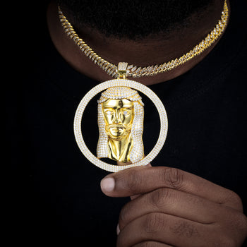 Pendentif rond en argent sterling serti de moissanite représentant le visage de Jésus