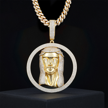 Pendentif rond en argent sterling serti de moissanite représentant le visage de Jésus