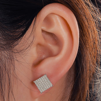 Boucles d'oreilles carrées à clous en argent sterling avec incrustation de moissanite