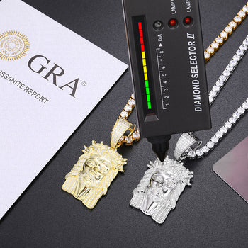 Pendentif croix de Jésus en moissanite et argent sterling