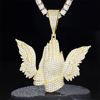 COLLIER PENDENTIF AILE DE MAIN EN PRIÈRE EN MOISSANITE ET ARGENT MASSIF