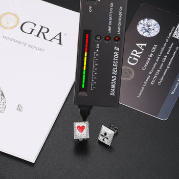 Boucles d'oreilles clous en moissanite en forme de cœurs et de trèfles, en argent sterling