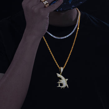 COLLIER PENDENTIF REQUIN EN MOISANITE ET ARGENT MASSIF