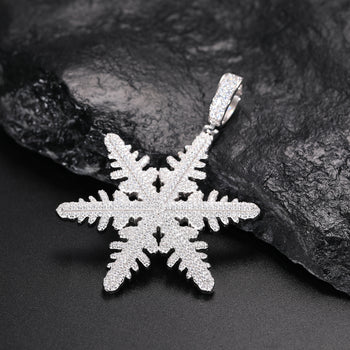 COLLIER PENDENTIF FLOCON DE NEIGE EN MOISANITE ET DIAMANTS, EN ARGENT MASSIF