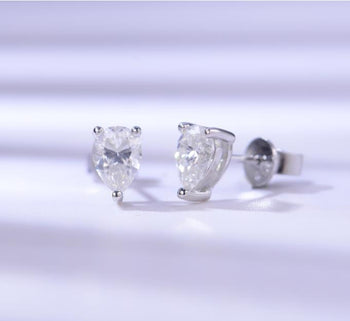 1CT PEAR CUT MOISSANITE DIAMOND STUD EARRINGS IN STERLING SILVER