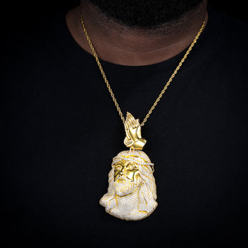 Pendentif main en prière en moissanite et diamants, représentant Jésus, en argent sterling