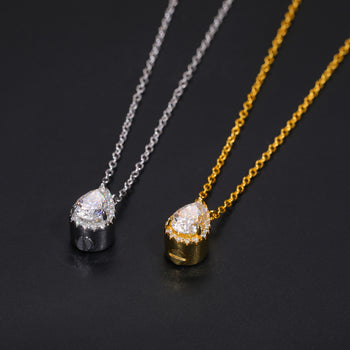 Birnenförmiger Moissanit-Anhänger in Aschenboxform aus Sterlingsilber