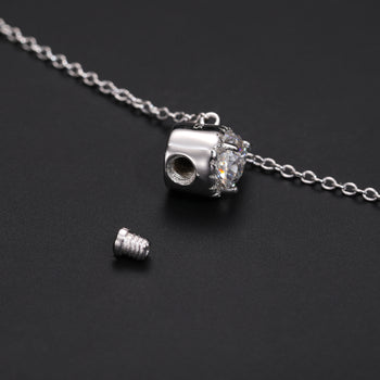 Birnenförmiger Moissanit-Anhänger in Aschenboxform aus Sterlingsilber