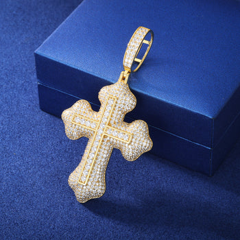 Pendentif croix en moissanite taille brillant rond en argent sterling