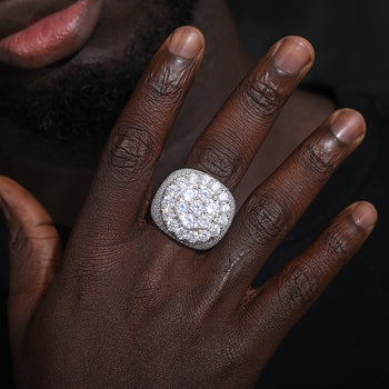 Bague en argent sterling sertie d'une moissanite massive de taille ronde