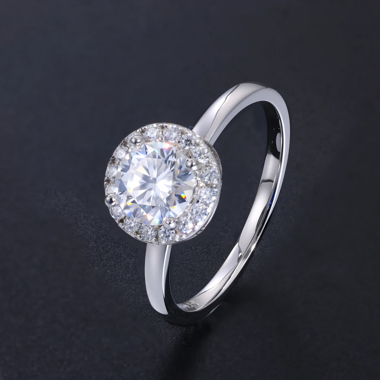 Kreuzring mit Moissanit-Diamanten in Sterlingsilber 