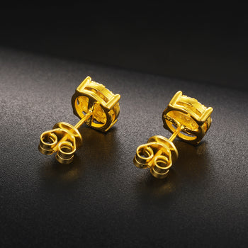 Boucles d'oreilles puces en moissanite ronde et diamant, en argent sterling