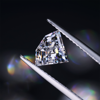 DIAMANT EN LIBRE DE MOISSANITE COUPE SHIELD
