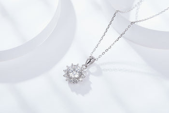 Sonnenblumen-Moissanit-Anhänger aus Sterlingsilber