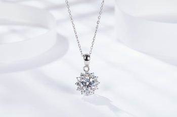 Sonnenblumen-Moissanit-Anhänger aus Sterlingsilber