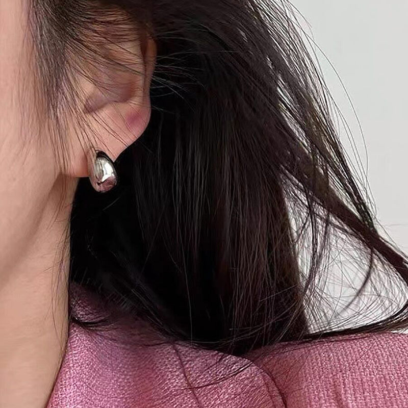 TEARDROP EARRING IN STERLING SILVER
