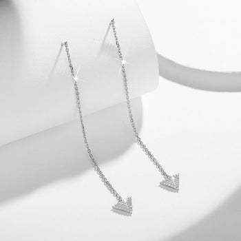 Boucles d'oreilles pendantes en moissanite de forme triangulaire en argent sterling
