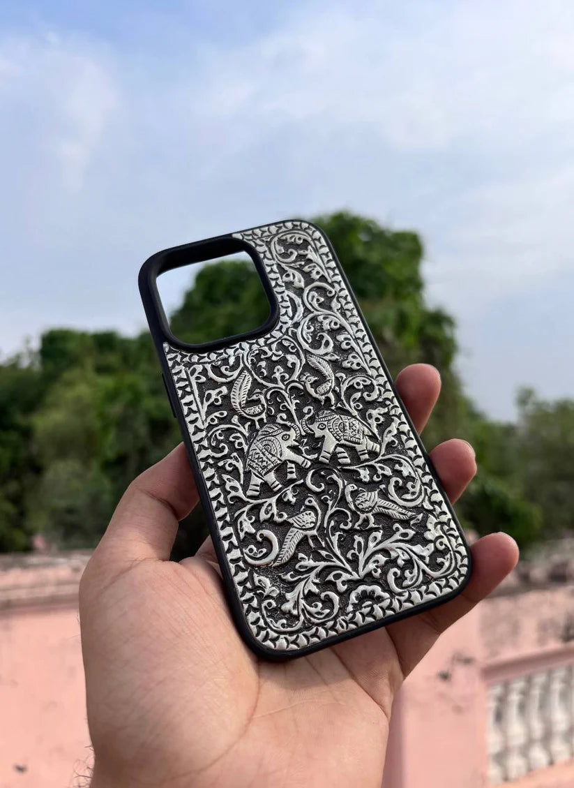 TWIN ELEPHANT PHONE CASE IN STERLING SILVER iPhone 14 TWIN ELEPHANT PHONE CASE IN STERLING SILVER iPhone 14
